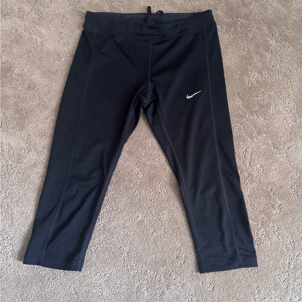 Nike Dri-FIT One High-Waisted Capri Leggings – Black_S